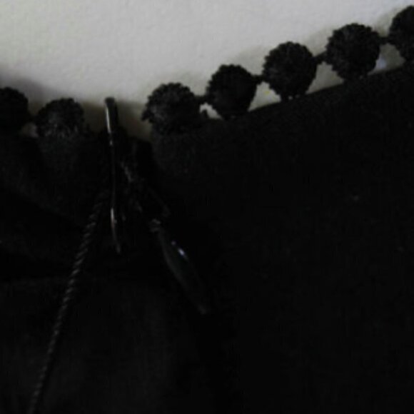 Shaycation x REVOLVE Eyelet Trim Linen Romper XXS - Picture 8 of 11